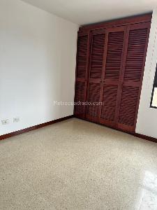 Apartaestudio en venta en Laureles, Medellín, 53 m² · foto 8 de 17