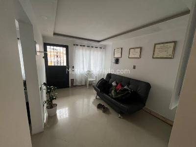 Casa de 3 alcobas en venta en Doce De Octubre, Medellín, 73 m² · foto 3 de 20