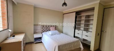 Apartamento de 2 alcobas en arriendo en Laureles, Medellín, 110 m² · foto 2 de 9