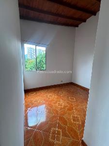 Apartamento en venta en San Antonio De Prado, Medellín · foto 8 de 13