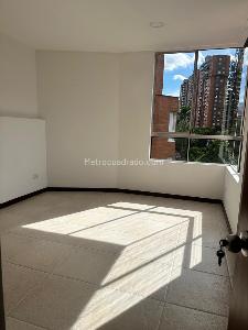 Apartamento de 3 alcobas en venta en El Poblado, Medellín, 89 m² · foto 2 de 17