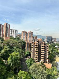 Apartamento de 3 alcobas en venta en El Poblado, Medellín, 89 m² · foto 11 de 17
