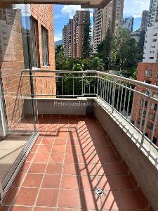 Apartamento de 3 alcobas en venta en El Poblado, Medellín, 89 m² · foto 13 de 17