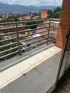 Apartamento de 3 alcobas en venta en La Almeria, Medellín, 83 m² · foto 9 de 20
