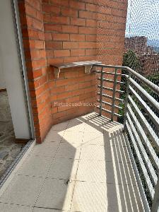 Apartamento de 3 alcobas en venta en La Almeria, Medellín, 83 m² · foto 13 de 20