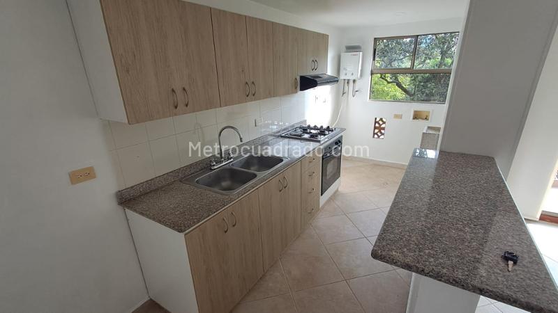 Apartamento en Arriendo, Loma Del Escobero, Envigado - 2