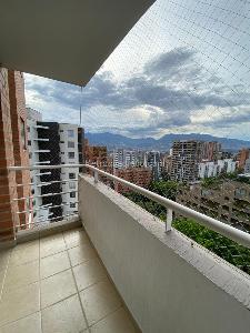 Apartamento de 2 alcobas en venta en El Poblado, Medellín, 68 m² · foto 4 de 20
