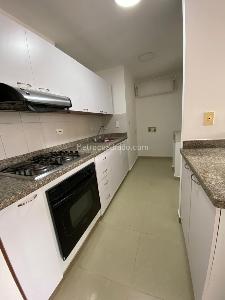 Apartamento de 2 alcobas en venta en El Poblado, Medellín, 68 m² · foto 5 de 20