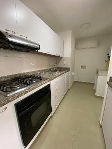 Apartamento de 2 alcobas en venta en El Poblado, Medellín, 68 m² · foto 6 de 20