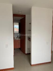Apartamento de 2 alcobas en venta en El Poblado, Medellín, 68 m² · foto 12 de 20