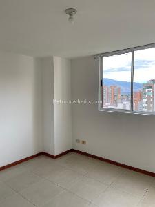 Apartamento de 2 alcobas en venta en El Poblado, Medellín, 68 m² · foto 16 de 20