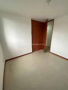 Apartamento de 2 alcobas en venta en El Poblado, Medellín, 68 m² · foto 18 de 20