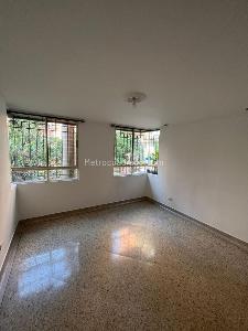 Apartamento de 3 alcobas en venta en Laureles, Medellín, 157 m² · foto 8 de 20