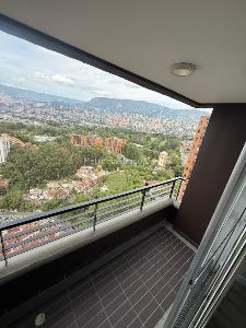 Apartamento de 3 alcobas en arriendo en Rodeo Alto, Medellín, 68 m² · foto 2 de 13