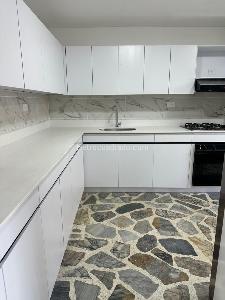 Apartamento de 3 alcobas en venta en Altos Del Poblado, Medellín, 138 m² · foto 4 de 20