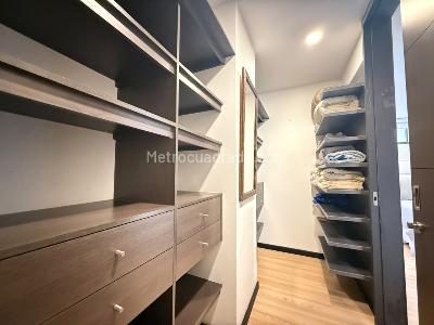 Apartamento en venta en Altos Del Poblado, Medellín · foto 10 de 20