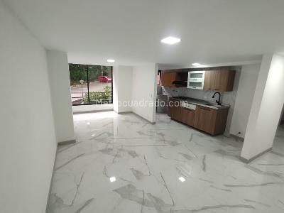 Apartamento de 3 alcobas en venta en Castropol, Medellín, 118 m² · foto 2 de 8