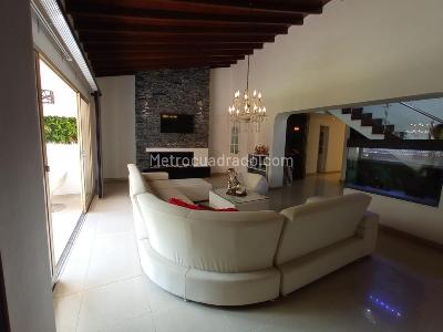 Apartamento en venta en El Poblado, Medellín · foto 2 de 20