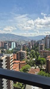 Apartamento en arriendo en El Poblado, Medellín · foto 3 de 17
