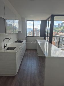 Apartamento en arriendo en El Poblado, Medellín · foto 4 de 17