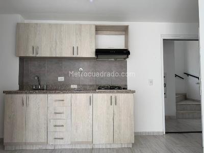 Apartaestudio en venta en Prados De Sabaneta, Sabaneta, 36 m² · foto 2 de 9