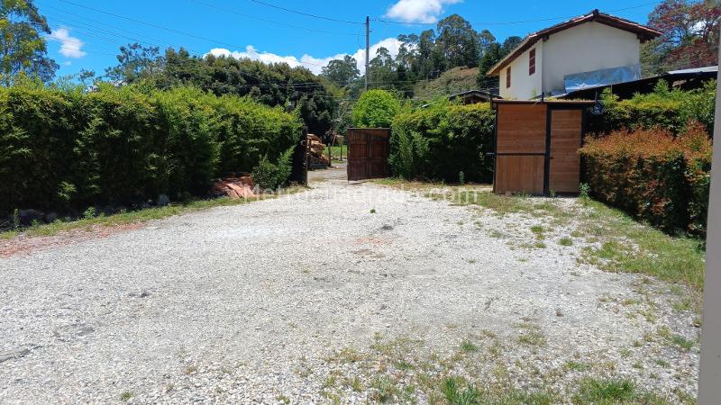 5BR House Near Rionegro Airport with Large Lot - 2