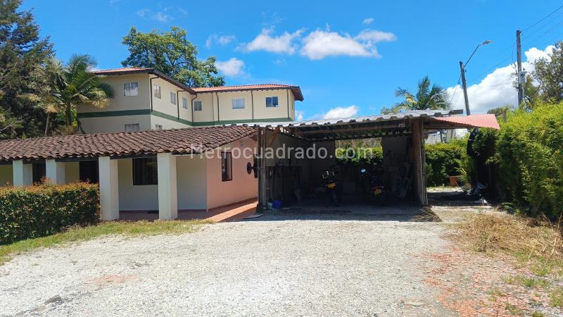 5BR House Near Rionegro Airport with Large Lot - 3