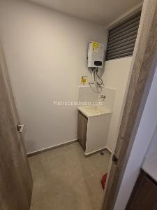 Apartamento de 2 alcobas en arriendo en El Poblado, Medellín, 76 m² · foto 5 de 11