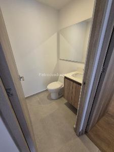 Apartamento de 2 alcobas en arriendo en El Poblado, Medellín, 76 m² · foto 8 de 11