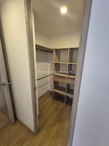 Apartamento de 2 alcobas en arriendo en El Poblado, Medellín, 76 m² · foto 9 de 11