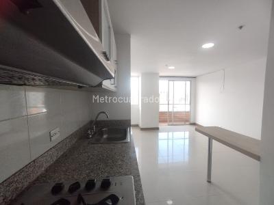 Apartamento de 2 alcobas en arriendo en Parque Principal, Sabaneta, 76 m² · foto 4 de 14