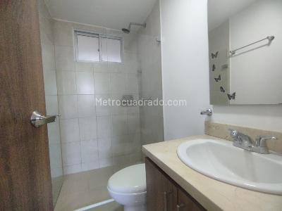Apartamento de 2 alcobas en arriendo en Parque Principal, Sabaneta, 76 m² · foto 6 de 14
