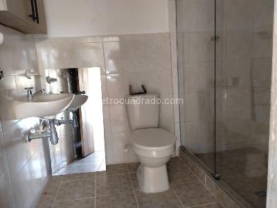 Apartamento de 3 alcobas en arriendo en El Diamante, Medellín, 60 m² · foto 7 de 8