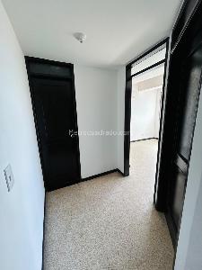 Apartamento de 2 alcobas en arriendo en Laureles, Medellín, 110 m² · foto 12 de 20
