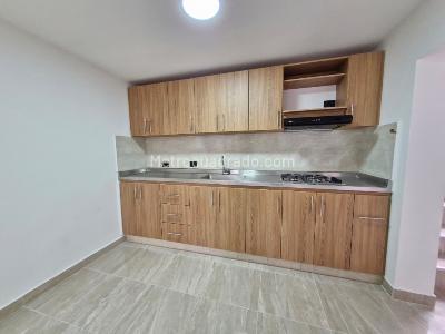 Casa de 4 alcobas en arriendo en La Milagrosa, Medellín, 180 m² · foto 3 de 20