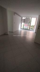 Apartamento de 4 alcobas en arriendo en Loma De Los Bernal, Medellín, 70 m² · foto 2 de 19