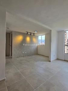 Apartamento de 2 alcobas en venta en La Primavera, Bello, 55 m² · foto 7 de 8