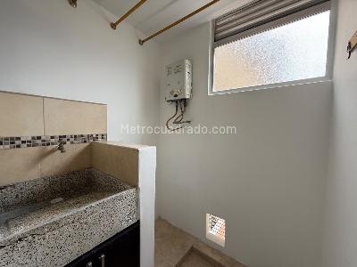 Apartaestudio en arriendo en Villa Hermosa, Medellín, 35 m² · foto 5 de 5
