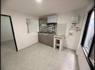 Apartamento de 2 alcobas en arriendo en Manrique Central 1, Medellín, 45 m² · foto 3 de 13