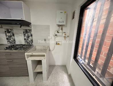 Apartamento de 2 alcobas en arriendo en Manrique Central 1, Medellín, 45 m² · foto 4 de 13