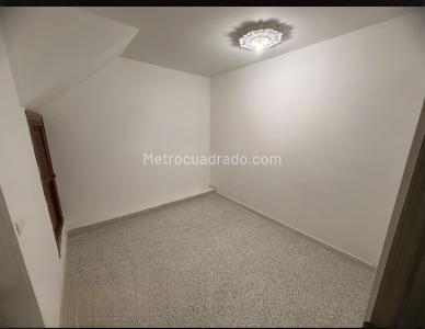 Apartamento de 2 alcobas en arriendo en Manrique Central 1, Medellín, 45 m² · foto 9 de 13