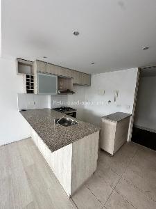 Apartaestudio en venta en Loma De Los Bernal, Medellín, 52 m² · foto 5 de 15
