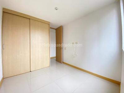 Apartamento de 3 alcobas en arriendo en San Jose, Sabaneta, 77 m² · foto 12 de 17