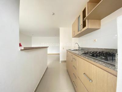 Apartamento de 3 alcobas en arriendo en San Jose, Sabaneta, 77 m² · foto 3 de 17