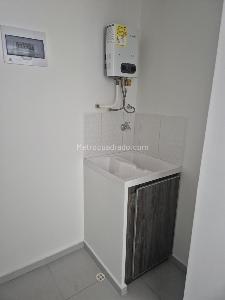Apartamento de 3 alcobas en arriendo en El Poblado, Medellín, 76 m² · foto 3 de 13