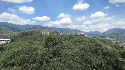 Apartamento en arriendo en Laureles, Medellín · foto 2 de 20