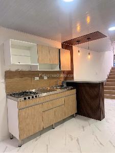 Casa de 3 alcobas en venta en La Milagrosa, Medellín, 65 m² · foto 3 de 15