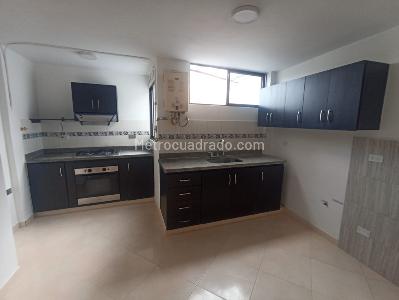 Apartamento en arriendo en La America, Medellín · foto 2 de 17