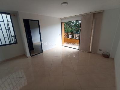 Apartamento en arriendo en La America, Medellín · foto 8 de 17