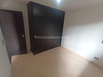 Apartamento en arriendo en La America, Medellín · foto 10 de 17